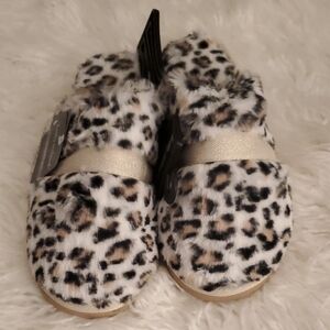 🍀New Kathy Ireland Leopard Print Slippers